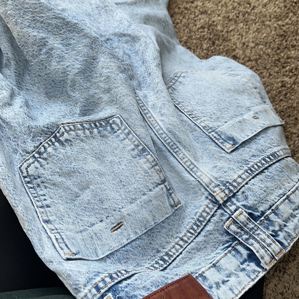 ZARA Ligh Wash High Waisted Distressed Mom Jeans Size 8 - Picture 13 of 16